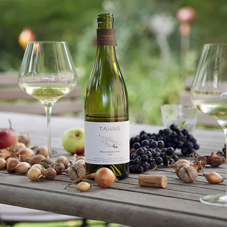 Πανσιόν Weingut Tauss