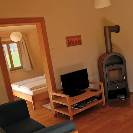 Πανσιόν Weingut Tauss