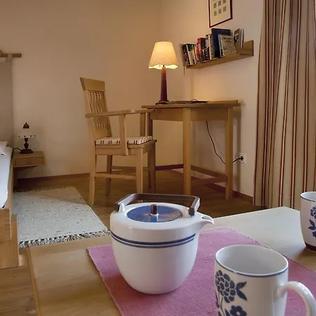 Πανσιόν Weingut Tauss 4*